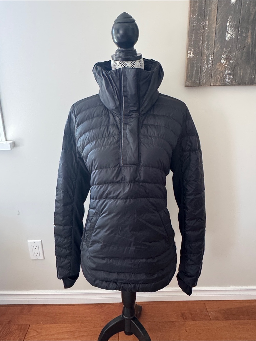 Black Women's lululemon Quilted Puffer Pullover Jacket